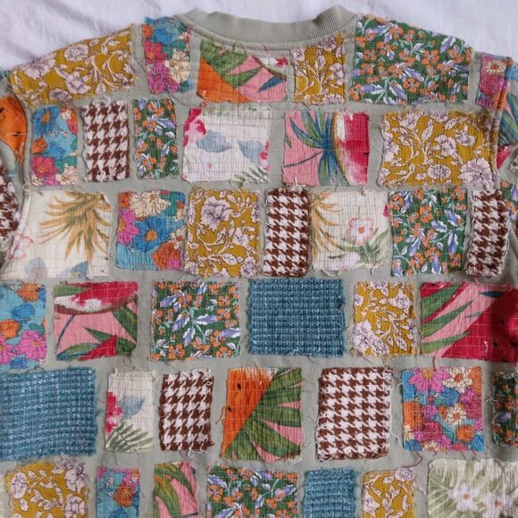 Round Two Quilted Patchwork Crewneck Sweatshirt Retro Mens Size Small - Picture 15 of 15